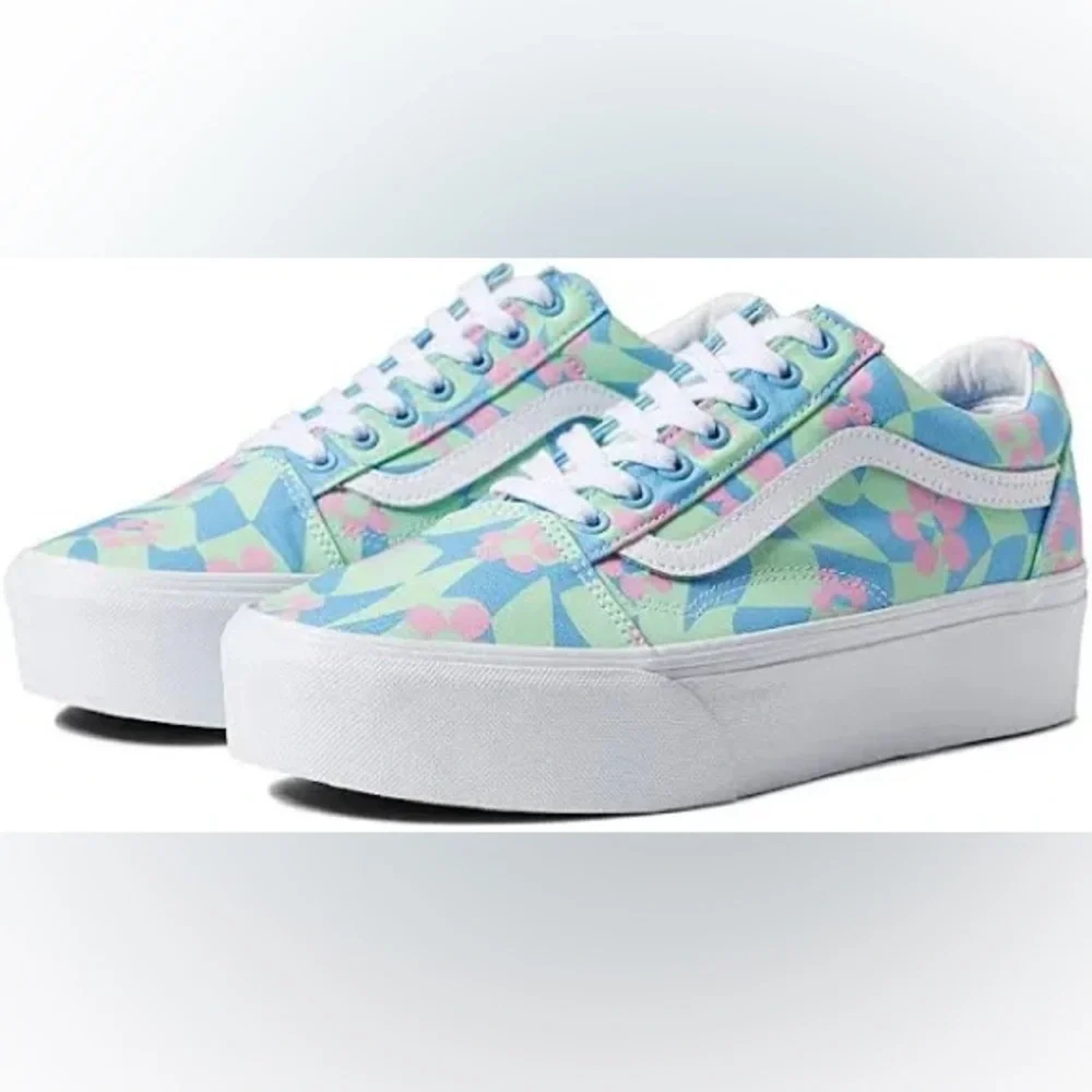 Vans women’s platform